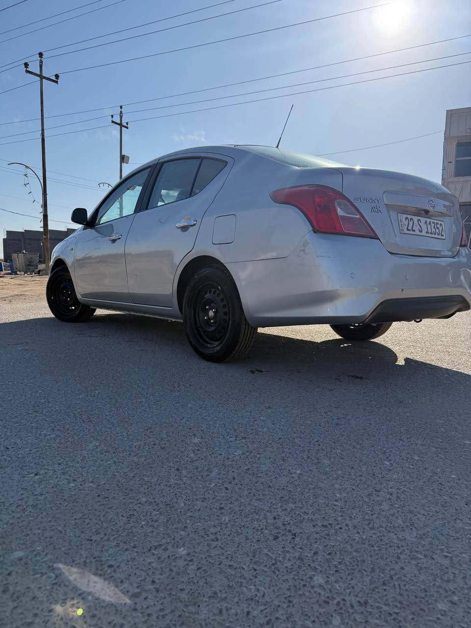 نيسان سني هندي اصل بليته (زركه) ❤️
وارد خليجي (2023)
ماشيه 80 الف حقيقي 😮 
مكفول ضربه وصبغ بيها بارد خفيف بلبنيد فقط 👍
مواصفات شاشه 
حساسات 
كامره خلفيه 
سياره جاهزه من كلشي مابيها اي مصرف حتى تايرات مبدل قبل اسبوع 
السعر 117قابل للتفاوض 
الاستفسار *********** البصرة, العراق
