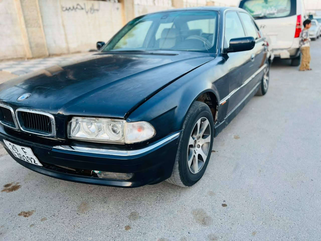 #للبيع
بي ام دبليو  خفاش
موديل /1996
لون ازرق نيلي..بيهه جراد خفيف بلقماره والجنطه
رقم واسط انكليزي بأسمي مشروع وطني سنويه لل2030
كير ومكينه فيفيتي 3000 مكفولات
كهربائيات جاهزه
تخم تاير+تخم ويل +باتري + جدد
اكسل + حداديه نضيفات
غرفه مدوشمه
بطاين بيبان نضافه 70٪
مكفوله من اصوليات وعيب شرعي
سياره مناسبه وحلوه وجاهزه
السعــر / 35$ وبيهه مجال قليل
العنـــوان /واســــــــــــط
للاستفسار /***********  / ***********
