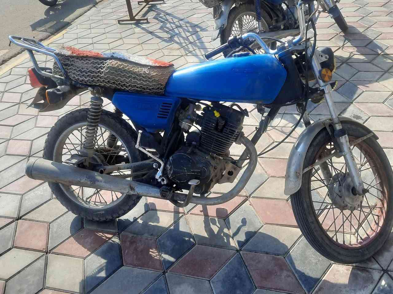 #مكلف_بالنشر
لبيع دراجة ايراني موديل 14 كلك بدون اوراق
 سعر 150 وبي مجال 
*********** 
***********
