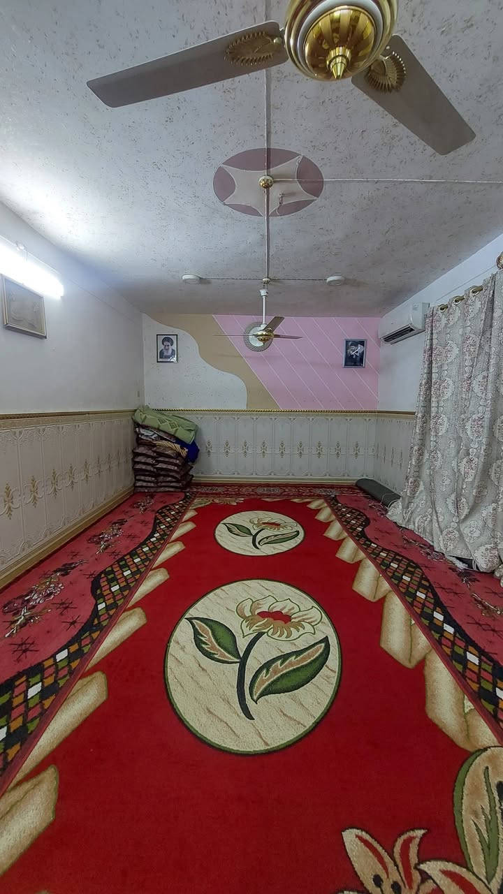 بيع مستعجل 
دار للبيع 145 متر بالسند  بالنجف حي ميسان قطاع 24 طابو صرف
واقع حال 165 متر الواجهة 15 متر والنزال 11 متر
عرض الشارع 12 متر تبليط ومجاري كامل

يحتوي /3 غرف نوم وصالة وأستقبال ومطبخ وكراج سيارة
السعر 140 مع المجال. .....D

للأستفسار *********** واتساب أيضاً موجود
