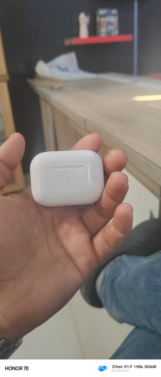 سلام عليكم
سماعات اصليه ابل 3 برو للبيع
عل فحص مابيه اي خلل بدون كارتون
السعر ٢٠٠ الف قابل للتفاوض
***********
