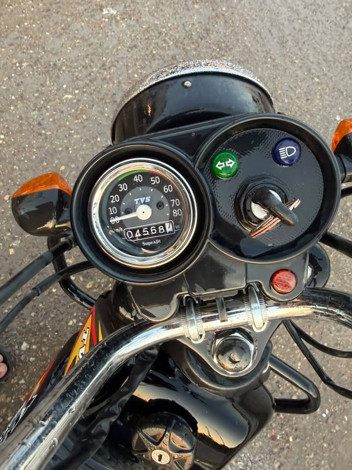 LX100
دراجة بحالت الشركة بيهة ويل كاب و دائرات چوبلس ماشية4500 
مكان ديالى بعقوبة 
***********
