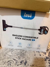 مكنسة كهربائية • قوية • خفيفة الوزن