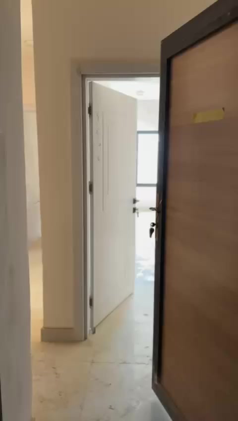 شقه مجمع الغدير استلام جديد مامسكونه للبيع تطلوعه 
لمعرفة التفاصيل الاتصال عالرقم ‏‪***********‬‏
