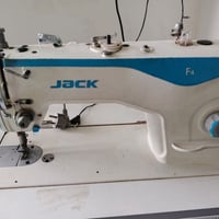 مكينة خياطة • استخدام قليل • مدينه الصدر