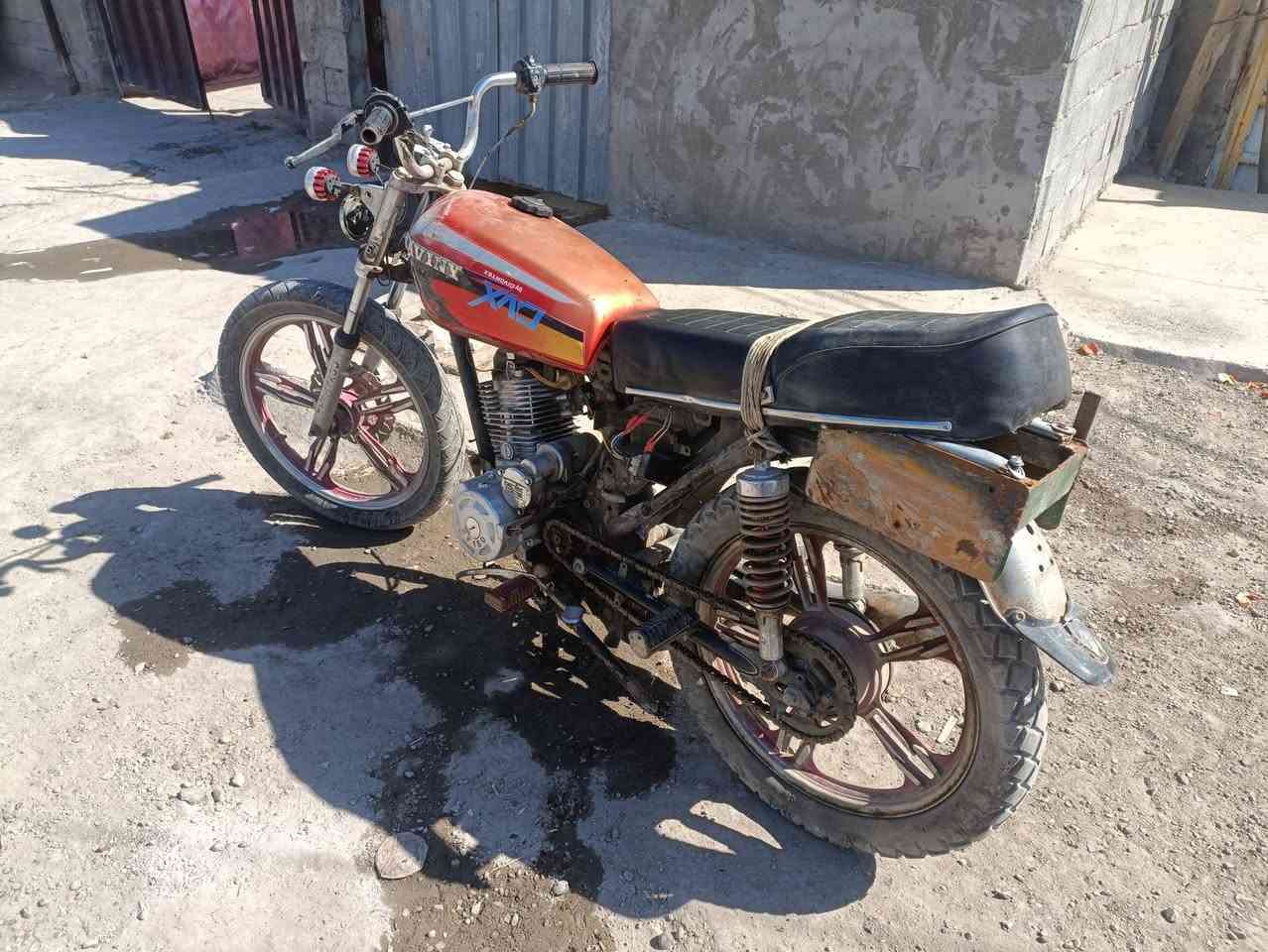 دراجه للبيع ايراني 5 جير السعر 200
***********
