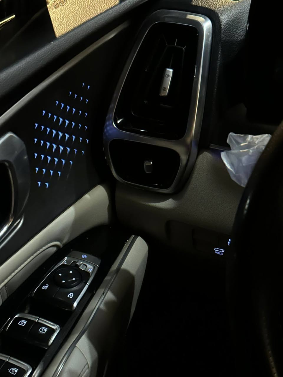 السلام وعليكم
سورنتو 2021
السعر /// 248 بيها مجال بسيط
***********
رقم اربيـل بأسمي الجديد 
مكاني بغداد
المواصفات
بصمه + بصمه ابواب 
تشغيل عن بعد 
6 سلندر 
7 راكب 
شفتات مقود 
جنطه كهرباء 
كشنات كهرباء 
مري شفط 
كامره خلفيه دواره 
حساس امامي وخلفي 
شاشه 
تبريد بيانو  
اوتو هولد
مود رايف
برد خلفيه
3 قطع تبريد 
اشاير بالمري
