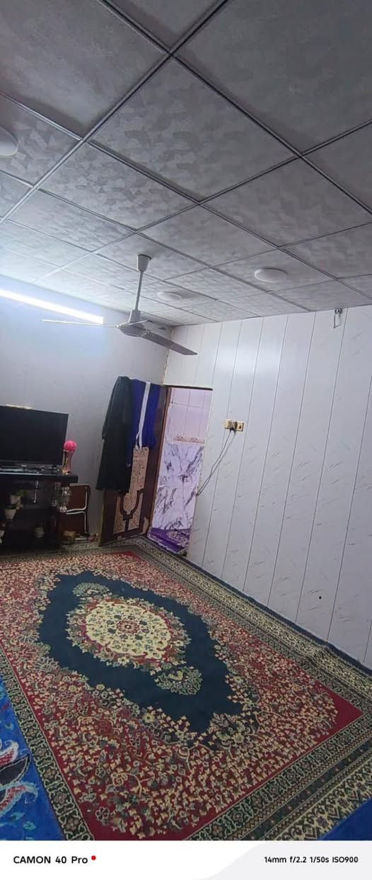 سلام عليكم بيت مساحه 100متر العنوان الحسينيه مصقط شارع الشركه ***********السعر55مليون وبي مجال
