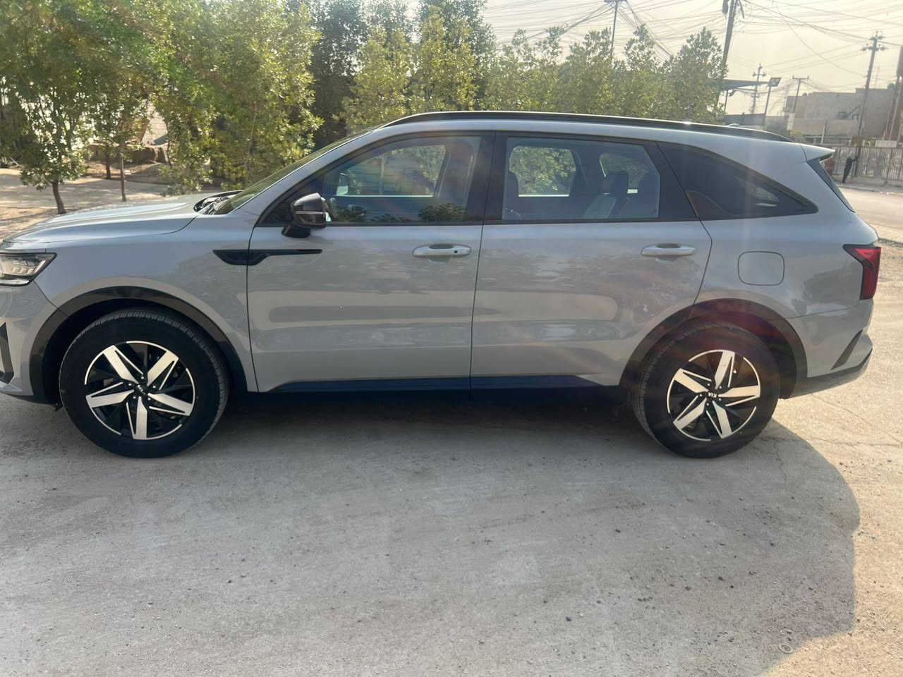 سورينتو 2023 اسمنتي
محرك 2500 تيربو 
رقم بغداد بأسمي تحويل مباشر 
فوووول مواصفات 
السعر مناسب خاص
***********
