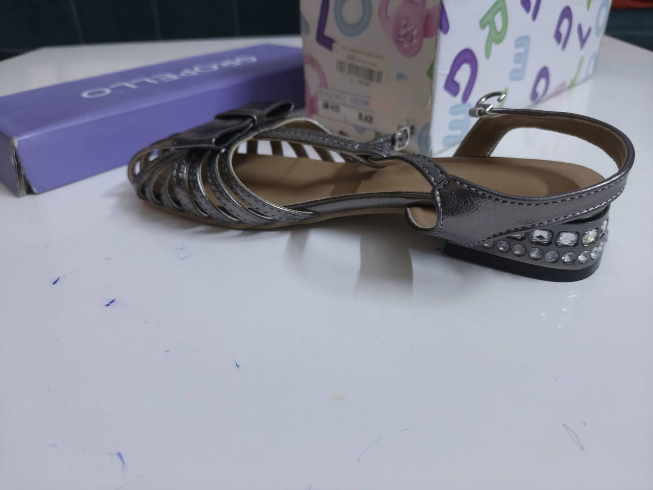 احذيه غير مستعمله ماركه تنزيلات القطعه عل ١٠ الف كلهم قياس ٣٧ إلى ٣٨


**إذا كنت صاحب هذا الإعلان وتريد حذفه لأي سبب، رجاءا أرسل رسالة إلى الدعم الفني**
