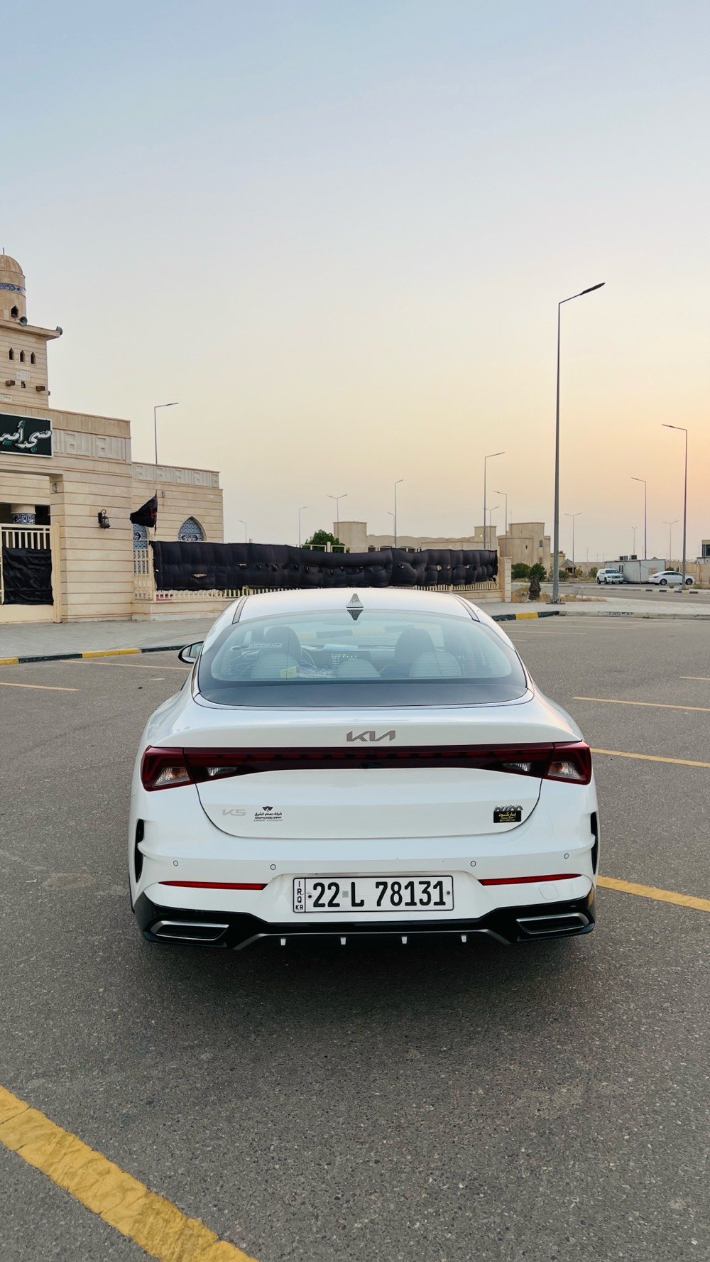 - [ ] سلام عليكم 
- [ ] سياره K5 2023 خليجي
- [ ] كفاله گير محرك
- [ ] رقم اربيل دولي انتهاء 2028
- [ ] المكان البصره ام قصر
- [ ] ماشيه 111895 ميه و11 الف
- [ ] مواصفات نص فول
- [ ] بصمه تشغيل عن بعد
- [ ] كشنات جلد
- [ ] كرسي السائق كهربائي
- [ ] 4 أنظمة قياده
- [ ] شحن سريع 
- [ ] اشاير بالمري 
- [ ] مري طي كهربائي
- [ ] اوتو هولد 
- [ ] حساس امامي خلفي
- [ ] كاميرا خلفيه 
- [ ] هاند بريك بصمه 
- [ ] تبريد قطعتين
- [ ] شاشه كبيره ابل كار اندرويد اوتو 
- [ ] تبريد لمس خزن ميموري تبريد
- [ ] محرك دوش 2000
- [ ] باقي المواصفات معروفه سياره نظيفه ما ناقصه شي بيها صبغ بالداير  الخلفي صفحة الصدر
- [ ] تعديل بارد صفحة الصدر الباب الخلفي بارد بالخلف صفحة السائق وبعد ملاحظات راح ارفق السونار بالمنشور السعر 185قابل للتفاوض (بيها مجال للطيبين) للأستفسار بعد 
- [ ] ***********
ممكن تذكرلنا شنو الموديل/الفئة بالضبط مال الـ K5؟ يعني نص فول شنو اسمها التجاري أو الكود إذا موجود حتى يكون أوضح للزبون.: 
K5 2023 نص فول
السيارة عليها بارد وصبغ مثل ما ذكرت، تكدر توضح شكد بالضبط كل قطعة شنو بيها؟ وهل الأجزاء الأصلية بعده موجودة لو تم تبديلها؟: 
السونار مرفق وي الصور
الصيانة شلون وضعها؟ أكو دفتر صيانة/فواتير أو آخر خدمة صايرة متى، وكم مفتاح/ريموت وياها؟: 
عدد 2 بصمه
بالنسبة للبيع، السعر 185 نهائي لو بيه مجال؟ ويفضل التسليم/المعاينة بنفس مكانك بالبصرة أم قصر لو ممكن بمكان ثاني؟: 
بيه مجال المكان ام قصر