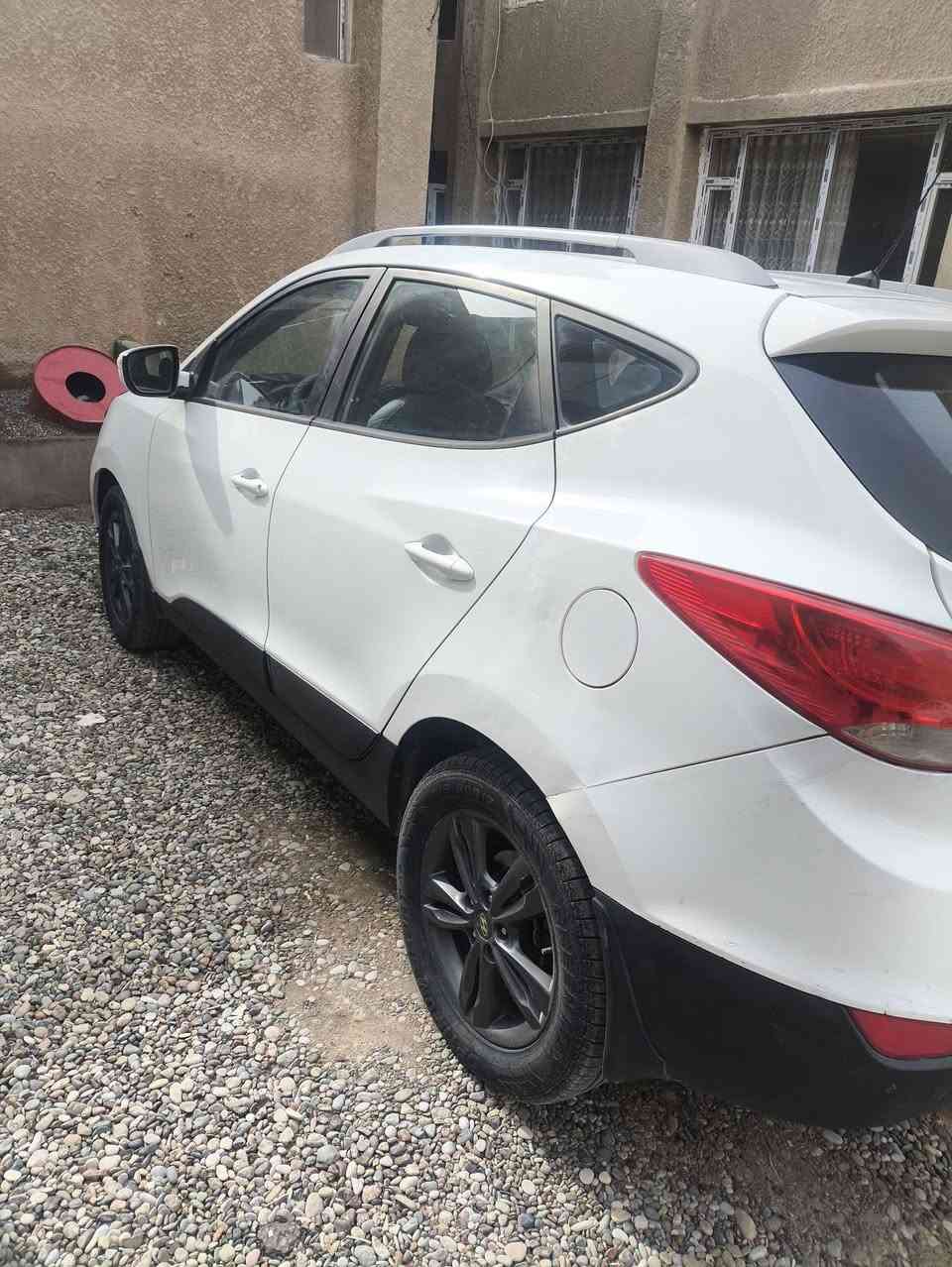 سيارة توكسان موديل 2014 رقم اربيل سنوية جديد لحد سنة 2028 رقم جديد مكان السيارة كركوك  مابي ولا قطعة تبديل بس بارد قليل كير محرك بالشرط السعر 155 ورقة وهذا  رقمي ***********
