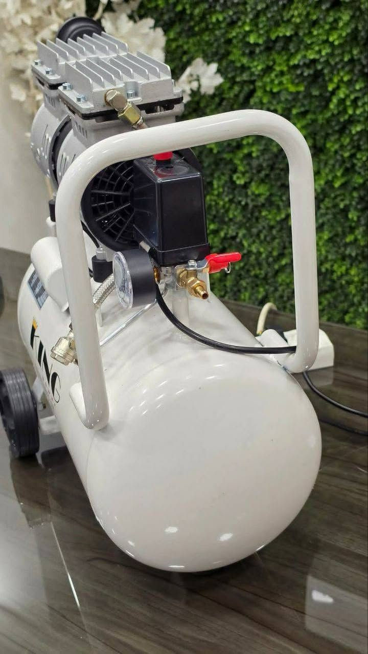 #كمبريصة 30 لتر  من ماركة king power :

💫 كاتم صوت
💫2 راس فعلي 
💫بدون زيت 
💫1380 واط
متوفر التوصيل لكل المناطق


**إذا كنت صاحب هذا الإعلان وتريد حذفه لأي سبب، رجاءا أرسل رسالة إلى الدعم الفني**