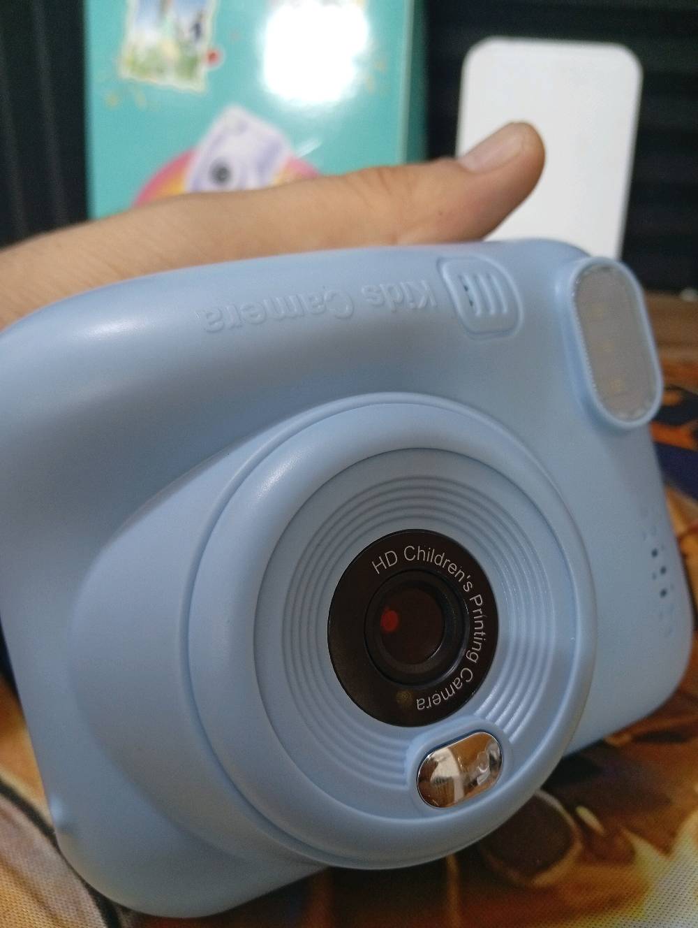 كاميرا فورية صورة و فيديو رام 8 كيكا شحن تايبسي طباعة الصور ابيض و اسود جديدة لوك بالكارتون كاملة الملحقات 
السعر 25 الف مع التوصيل لجميع المحافظات