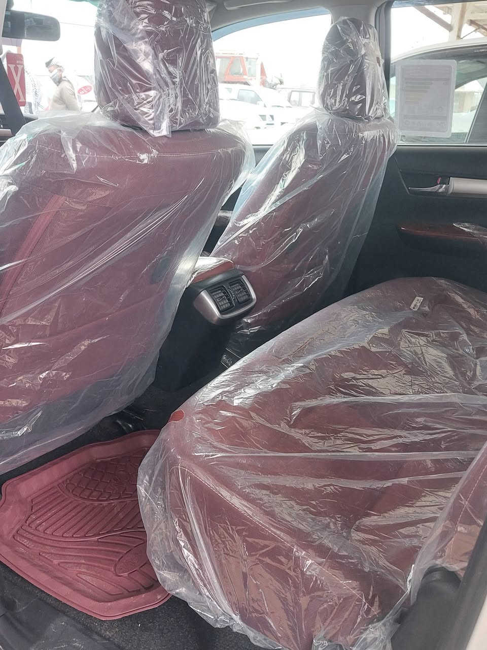 سلام عليكم فلاونزه ٢٠٢٣ كويتي فول موصفات كفاله عامه تبريد لمس تحكم داخل صاج تبريد قطعتين رقم دولي سنويه مجدده ٢٩ ماشيه ٨١الف مكان ذي قار الرفاعي  لاتصال ***********
