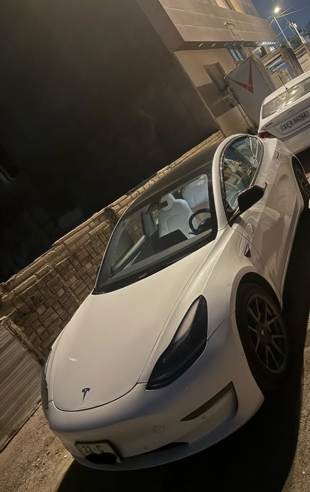 تيسلا مودل 3 اون لاين تك ماطور (154$ ورقه ) 
رقم اربيل هزه وسنوية كامله ، باسمي تحويل ثاني يوم
السياره نضيفه كلش وداخلها اسود مسوي ابيض 
مواصفاتها معروفه ومفوله
رادارات وكشنات كهرباء وتدفئة وتبريد وغيرهن
مكانها بغداد ، شاحنه 32 امبير وياها بردات مال بانروما علمود الحر ، سياره كاملة مكمله شحنها ممتاز جداً
قطعه وحده صبغ جاملغ امامي، لا شاصي لا لغد لا داخل
سياره بحالة كلش ممتازه
مكاني بغداد شراي اتصل وتعال شوفها وتدلل
***********
