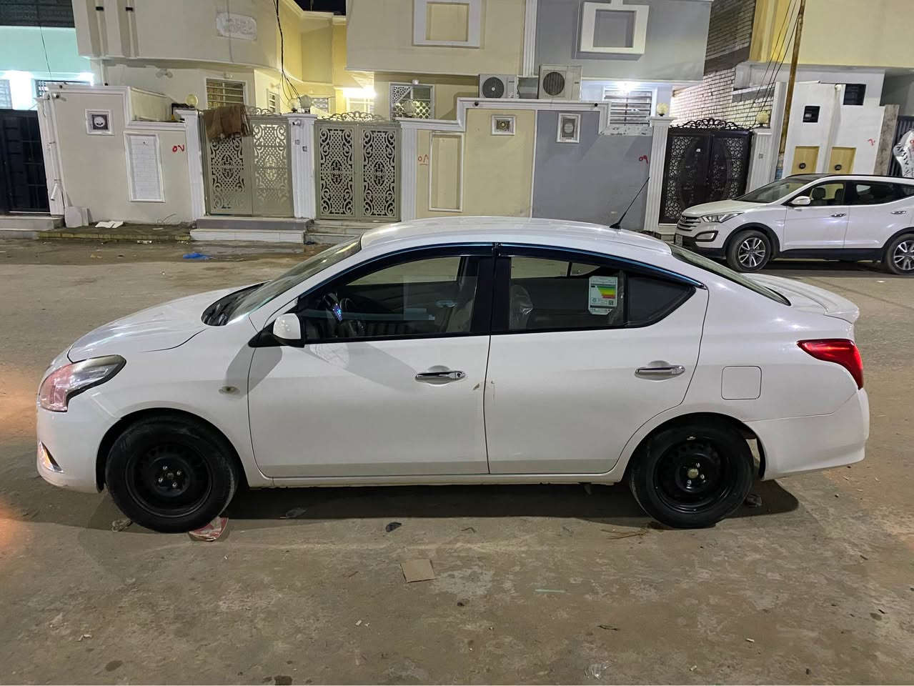 للمراوس باغلى منها والفرق نقد
نيسان صني 2021 هندي بليته زرگه 
ماشيه 95 الف (استخدام شخصي)
رقم اربيل باسم شركه 
يدات نيكل-مانع انزلاقabs-حساس خلفي-شاشه-تحكم ستيرن ومواصفات الصني المعروفه 
السيارة مكفوله من التبديل والصبغ والحالوب 
بيها بس باردات ثنين صغار 
السيارة جديدة واحلة من الصور حتى كتلوكات الشركه بيها
وجاهزة من مكينه وكير وحداديه 
للاستفسار *********** النجف, العراق
