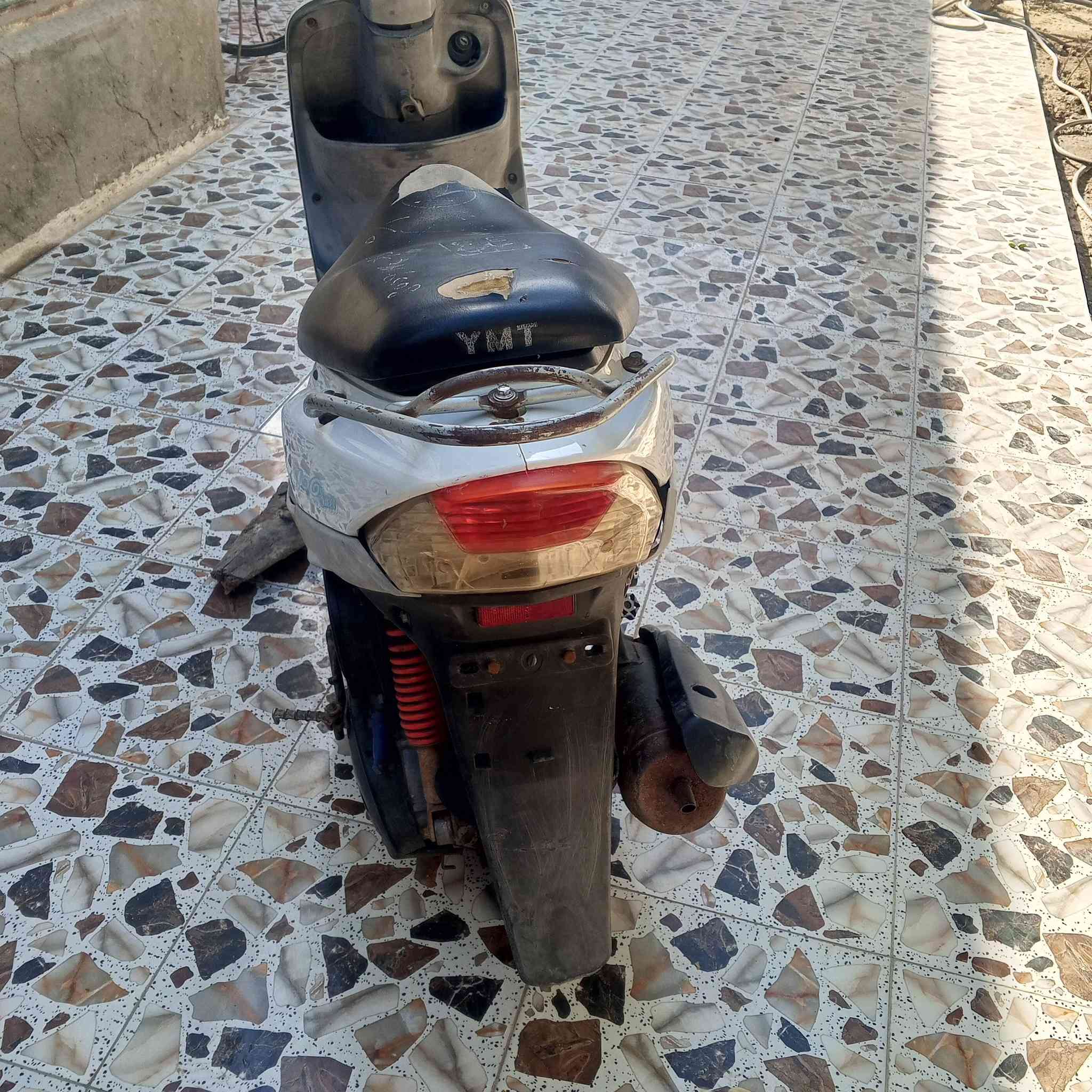 السلام عليكم ماكس منغولي للبيع السعر 400بيها مجال دراجه ناعمه شلعه بيها نواقص بسيطه مكان بابل الدبله الاتصال ***********
