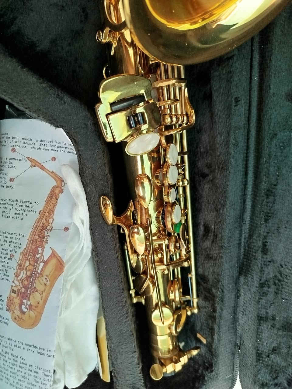 الشركة المصنعة: JinYin XINMEI
اسم المنتج: ساكسفون ألتو
.
وصف المنتج: ساكسفون ألتو من ماركة جينين شينمي، مصنوع من النحاس المطلي بالذهب. يُستخدم في فرق الجاز، الموسيقى الكلاسيكية، والعروض الحية. يتميز بصوت متوسط غني، وأزرار سهلة التحكم لمبتدئين ووسطى المستوى. الهيكل المعدني يجعله متيناً مناسباً للعزف المستمر ويشمل غطاء للحماية عند النقل. مناسب للطلبة أو الموسيقيين الهواة الباحثين عن تجربة صوتية متوسطة الجودة بميزانية اقتصادية.

سنة الصنع: 2023

مميزات المنتج:
- هيكل نحاسي مطلي للمتانة
- مناسب للمبتدئين والمحترفين
- أزرار مريحة وسهلة الاستخدام


**إذا كنت صاحب هذا الإعلان وتريد حذفه لأي سبب، رجاءا أرسل رسالة إلى الدعم الفني**