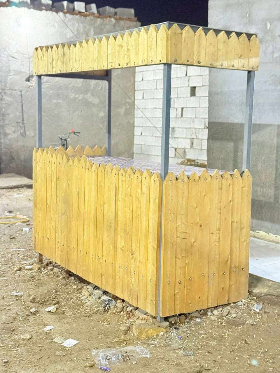 سلام عليكم عندي ميز للبيع الطول 2 متر والعرض 80 سم العنوان كحلاء ***********
