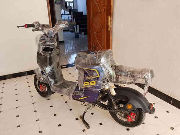 السلام عليكم للبيع دراجه شحن 9R  مواصفات
بطاريات جدد  بيه 5 بطاريات 
تاريرات جدد 
كهربائيات كله. شغاله. 
دراجه نضيفه كلش 
المكان بابل  القاسم 
السعر 340 بيه مجال 
الشراي يتصل ...***********
