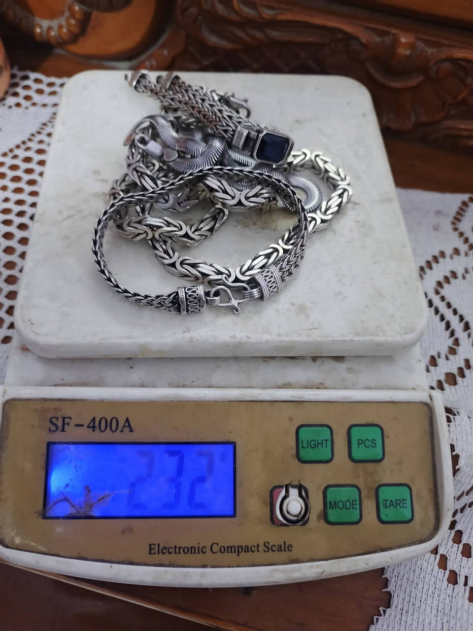 قطع جددمال محتاج زناجيل 2وسوارات2 للبيع توصل وياي خاص
***********
