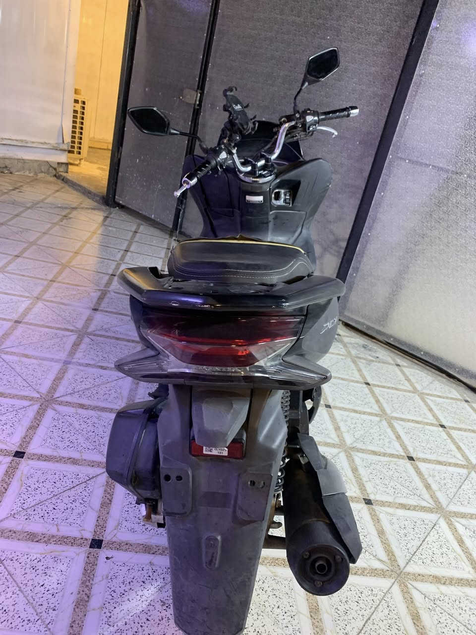 السلام عليكم ياريت تقره المنشور قبل ماتراسل وتتصل بيها والحجي قفل بعد ميقبل ابقيها الدراجة مكفوله  مكينه كلجات مشي نعومه موديل2020  ماشية 22  المكينة خرسة كلشي ماتسمع منها كهربائيات كله شغاله مابيها اي نقص بيها بس ملاحضات بل كفر مال اثر الوكعه وخفيفه مو قويه اخوان رجائا السعر بي مجال كلش قليل بدون احراج 
السعر 1450  مكاني بغداد حي الخضراء مال عامرية 
***********
شرط الدراجة اذا مو خرسة تاخذها بلاش
