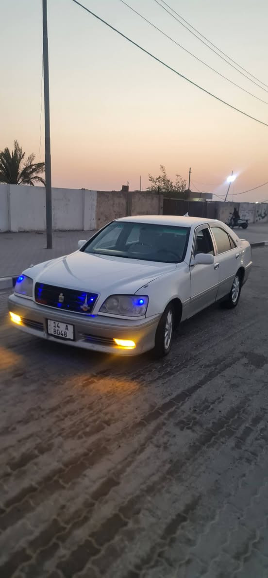 السلام عليكم جنون مديل 2001 رقم بصره مميز نكليزي تحويل ثاني يوم مكينه ففتي 3000 مكينه كير حداده تخم تاير كهربائيات كلهه جاهزه دواخل نضاف تبريد ما يشتغل كفاله نقل وكص فقط بيهه ضربه كدام مبدل فخذه باقي مكفوله  سعرها 93  بيهه مجال حك الجيه مكاني البصره ابو الخصيب شراي يتصل ***********
