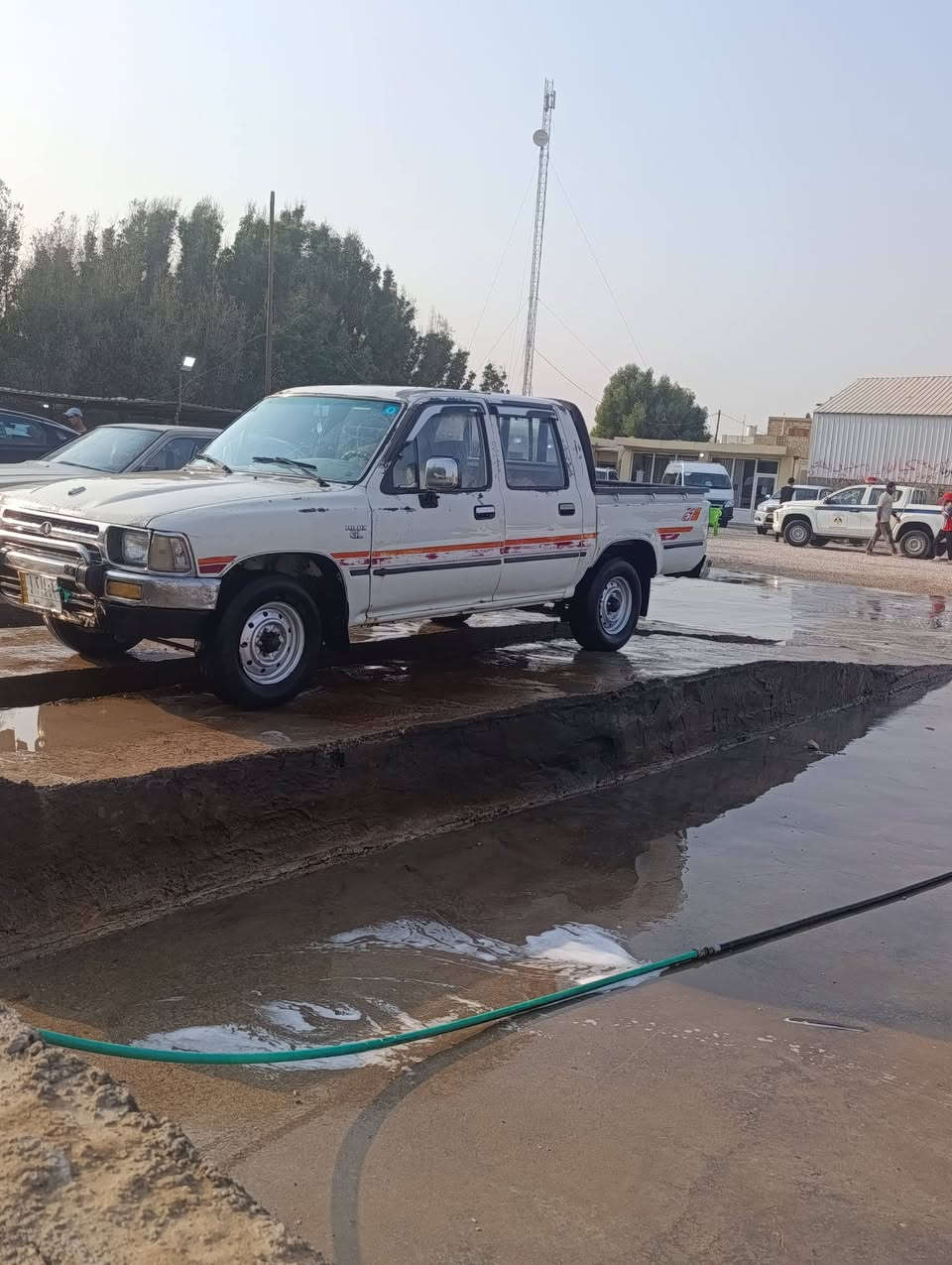 تيوتا ١٩٨٩ بلاديه بدون صبغ
جاهزه مكينه قبل شهر شديتها فور. واي 

حداديه تايرات كير محرك جاهزه 

المكان الحمزه الشرقي . رقم بابل الماني مداور مباشر 

للاستفسار *********** بي واتساب .
