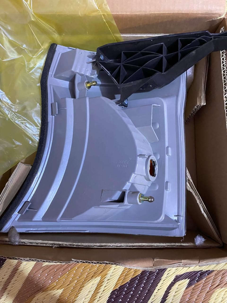 سلام عليكم للبيع صناعة تايوان جدد عنوان بصرة الاصمعي السعر 100. // ***********
