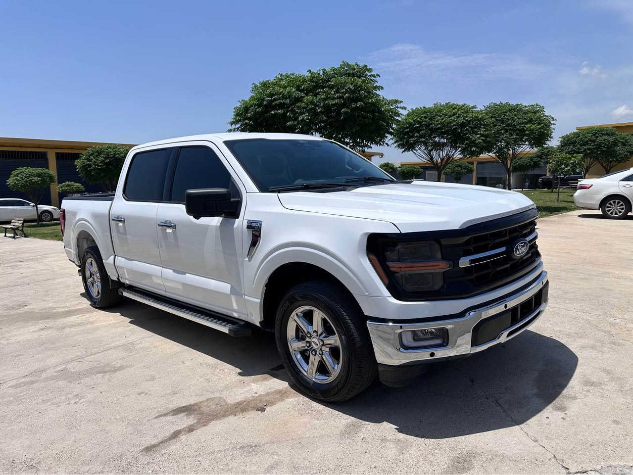 سلام عليكم
فورد F-150 2024 V6 2700cc
السيارة حادثها بنيد وجاملغ تبديل وطاگ ايرباك ستيرن وبردات وراجع بلادي گير تعليگ 10 نمر شاشه كبيرة ودشبول دجتل شاشه وكاميرات محيطيه 360 درجة رادارات حساسات خلفيه وكشن سائق كهرباء 
السيارة حلوه ونضيفه كلش وناعمه بل مشي بدون رقم موقعها اربيل معرض نويكار
سعر السيارة 28,900$ وبيها مجال
*********** أربيل, العراق
