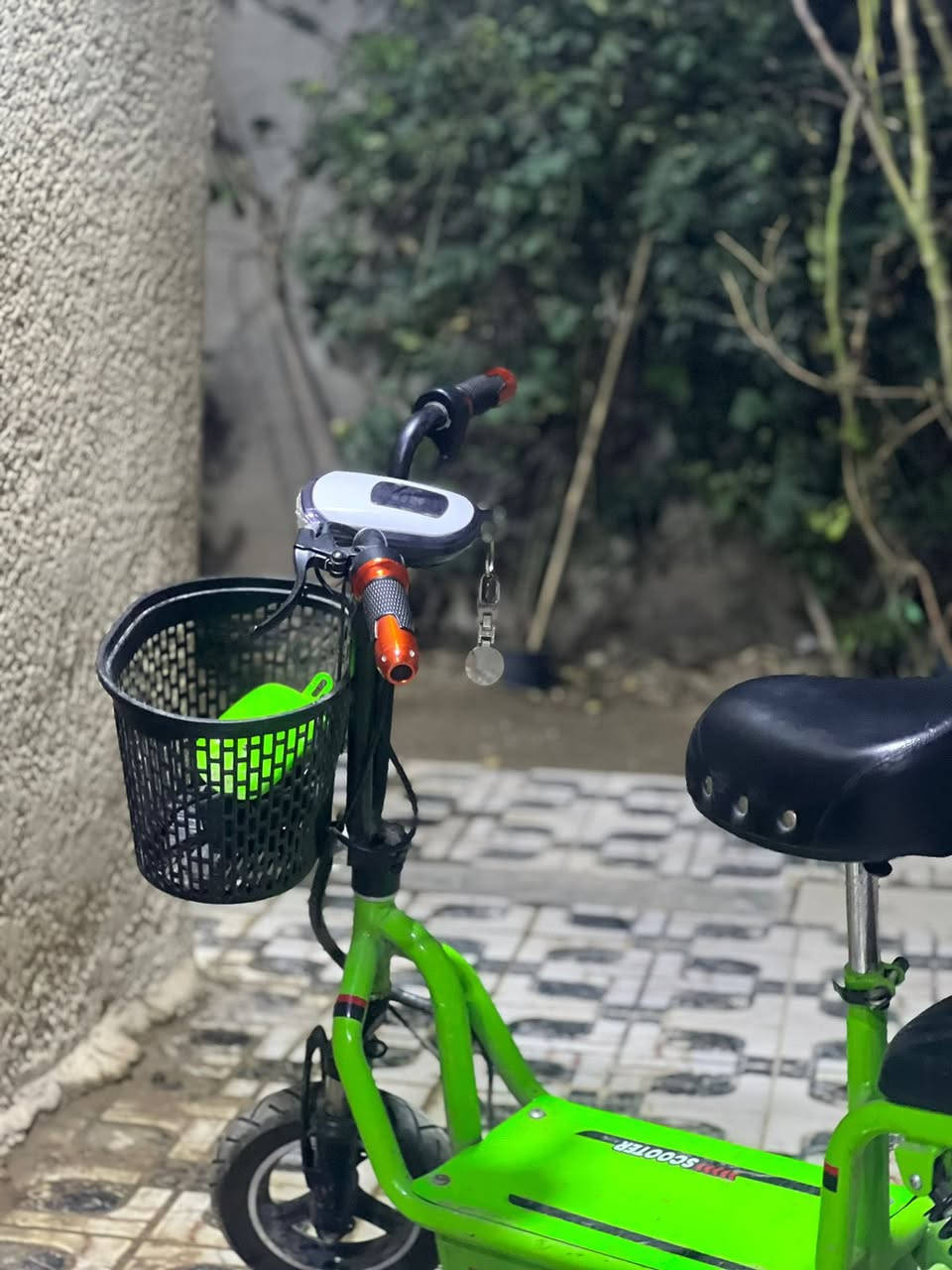 سلام عليكم اسكوتر البيع السعر خاص 

الرقم ***********
أربع باتريات التفاصيل بل تصال 

ملاحضه: مروس بدراجه حجم ١٤ الكو
