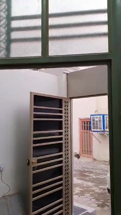 يسر ادارة مكتب العبدلي 2 الواقع في حي الزهراء ان تعلن عن
دار للإيجار 

الموقع/ الأنصار

المساحه / 60م استقبال وصاله وملحقاته وفوك غرفه حديث البناء كما موضح بالفديو 

***********  ابو غيث

اذا كان لديكم دور ..

بيع .. رهن  .. ايجار  فقط مراسلتي لعرضها وسوف نحقق لك ما تود

لمعرفه عروضنا ..

متابعه صفحه المكتب على الرابط 

https://www.facebook.com/share/16E5gRnWXJ/
