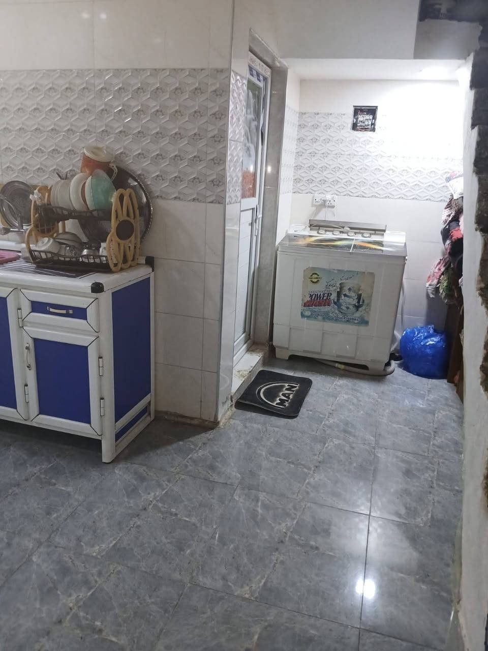بيت 50 متر سند 25 طابق واحد ركن بمنطقة الجواهري مقابل اسواق حسوني 
***********
