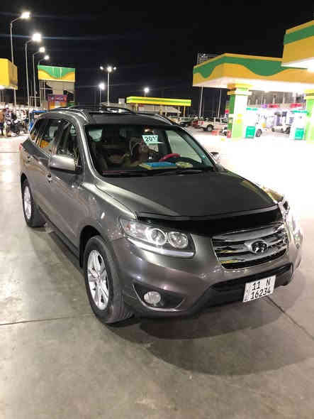 السلام عليكم سنتافي امريكي 2012 فول مواصفات محرك 6 سلندر دوش
-فتحه سقف
-بصمه / تتقفل تلقائي عند الابتعاد عنها
-تشغيل عن بعد
-كشنات جلد + تدفئه 
-كشنات كهربائي 
-مانع انزلاق
-مانع منحدر 
وبيها موصفات بعد 
-كير ومحرك مكفولات من الفتح 

الحادث بنيد وراجع نفسه بدون صبغ فقط كلير
السعر/ 148 وبيها مجال
للاستفسار اكثر /***********
