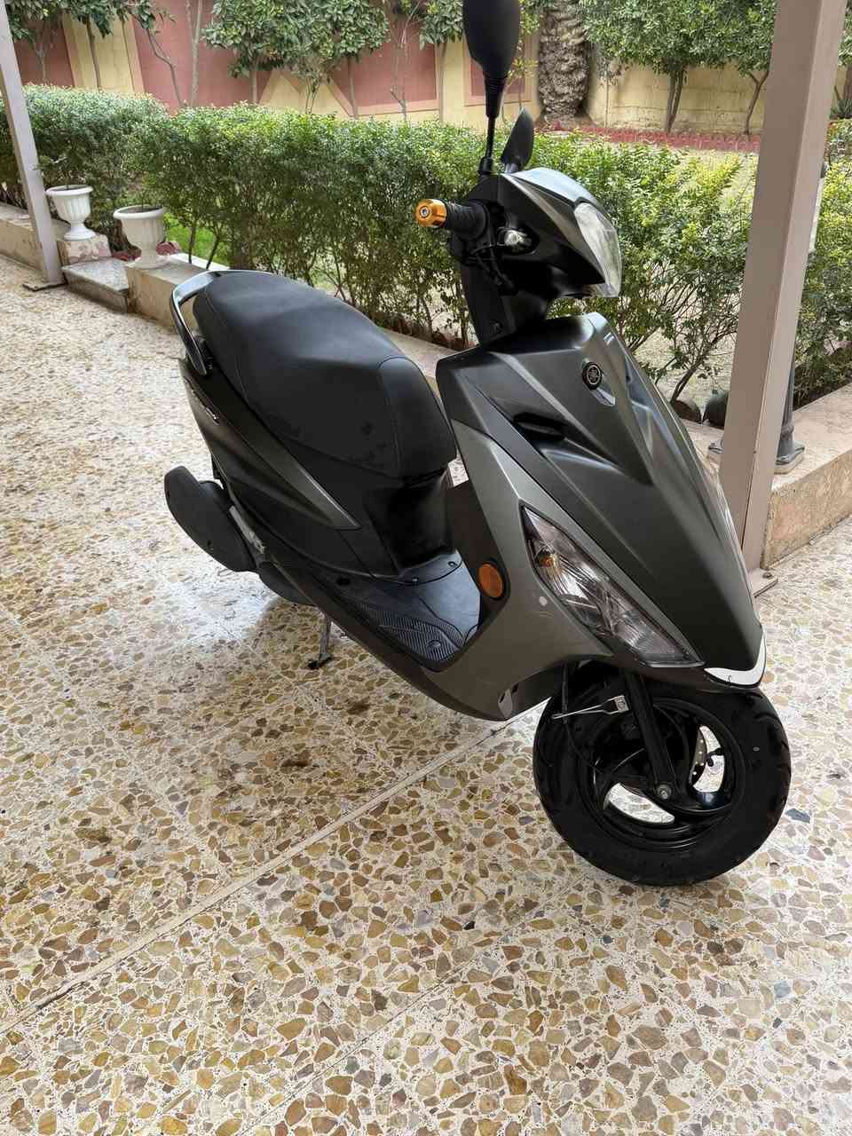 سلام عليكم
اكزز Z 

حديث

موديل 2021 اصل

140KM سرعة

دراجة جديدة جداً

مابيها اي نقص

كلها مختمه ختم واحد

كلها شغاله

وشلعة معدل 

وين ميعجبك وديها

وجيب وياك الف فيتر

كلها بلادية من طول لطول 

لون فيلي 

صار شهر من نزلتها من الرمبه 

ماشيه 6000 

نظام ايكو اقتصادي 

كل 15 يوم تفويله 5لتر 

مكانها الانبار الفلوجه 

السعر 14 ورقه وبيها مجال 

***********
