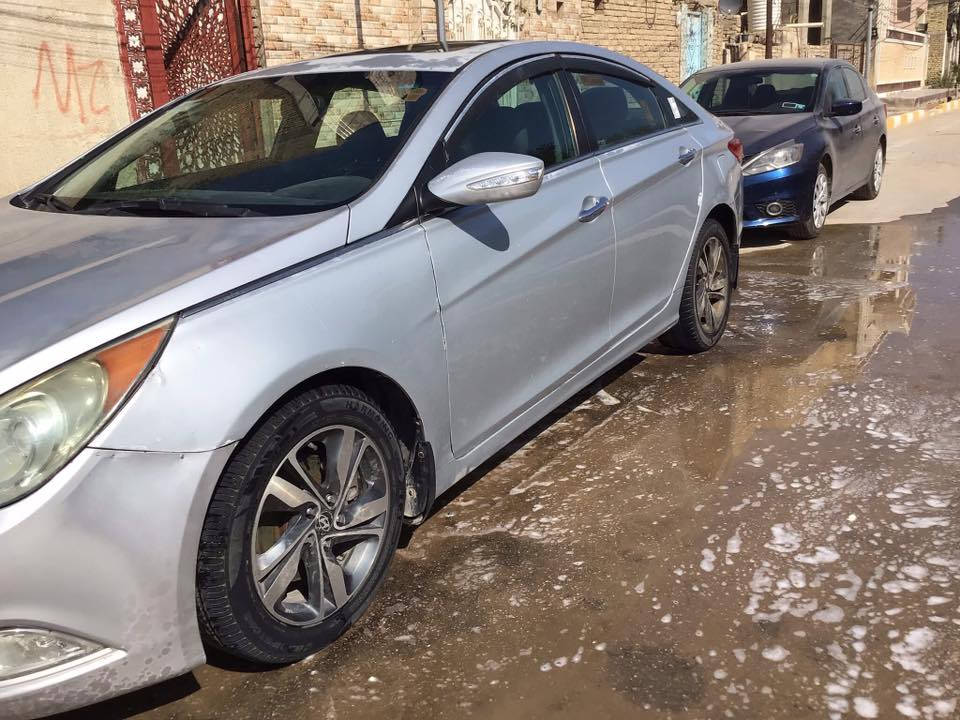 السلام عليكم 
سوناتا للبيع موديل 2011
وارد امريكي 
فول مواصفات فتحة قماره بصمه 
 تبريد شغال 
تدفئه كشنات جلد  كهربائيات 
سياره مكينه وكير جاهزات 
خير من لله مال بيت 
لا مال خط ولا مال تكسي 
رقم مشروع وطني  انكليزي 
مداور ثاني يوم  صلاح الدين  رقمها 
مكاني بلشطرة ناصريه  السياره سعرها 85  وبيها مجال للشراي 
***********
