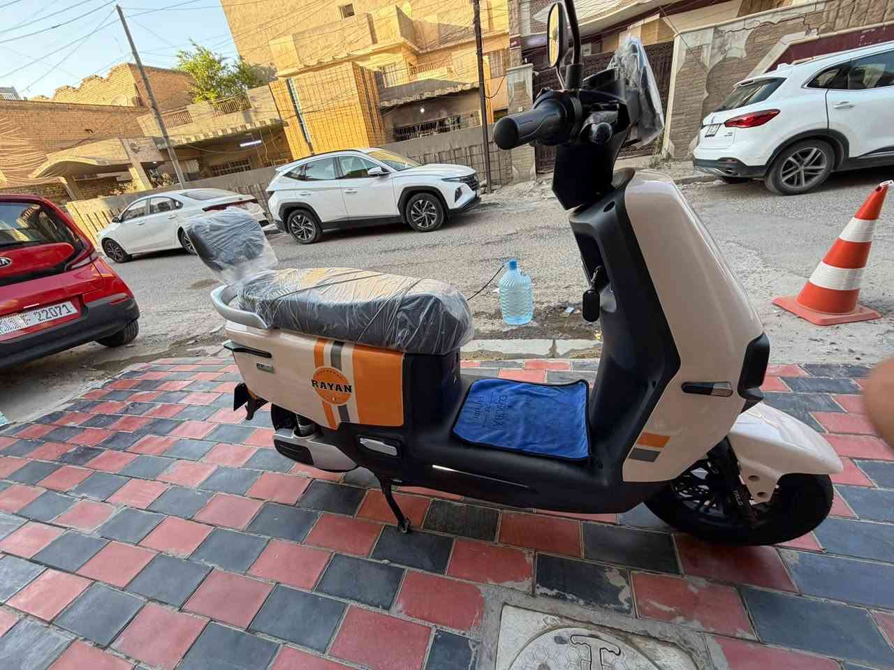 السلام عليكم
دراجه شحن ريان الون البيجي  
ملف 1500
4بطاريات 
الدراجه مضمومه من اشتريته لحد الان وبيه شخط صغير 
والدراجه وياه شاحنته الاصليه 
بسعر 800وبيه مجال للشراي (لحد يراسلني ماسنجر )
***********سيد وسام
