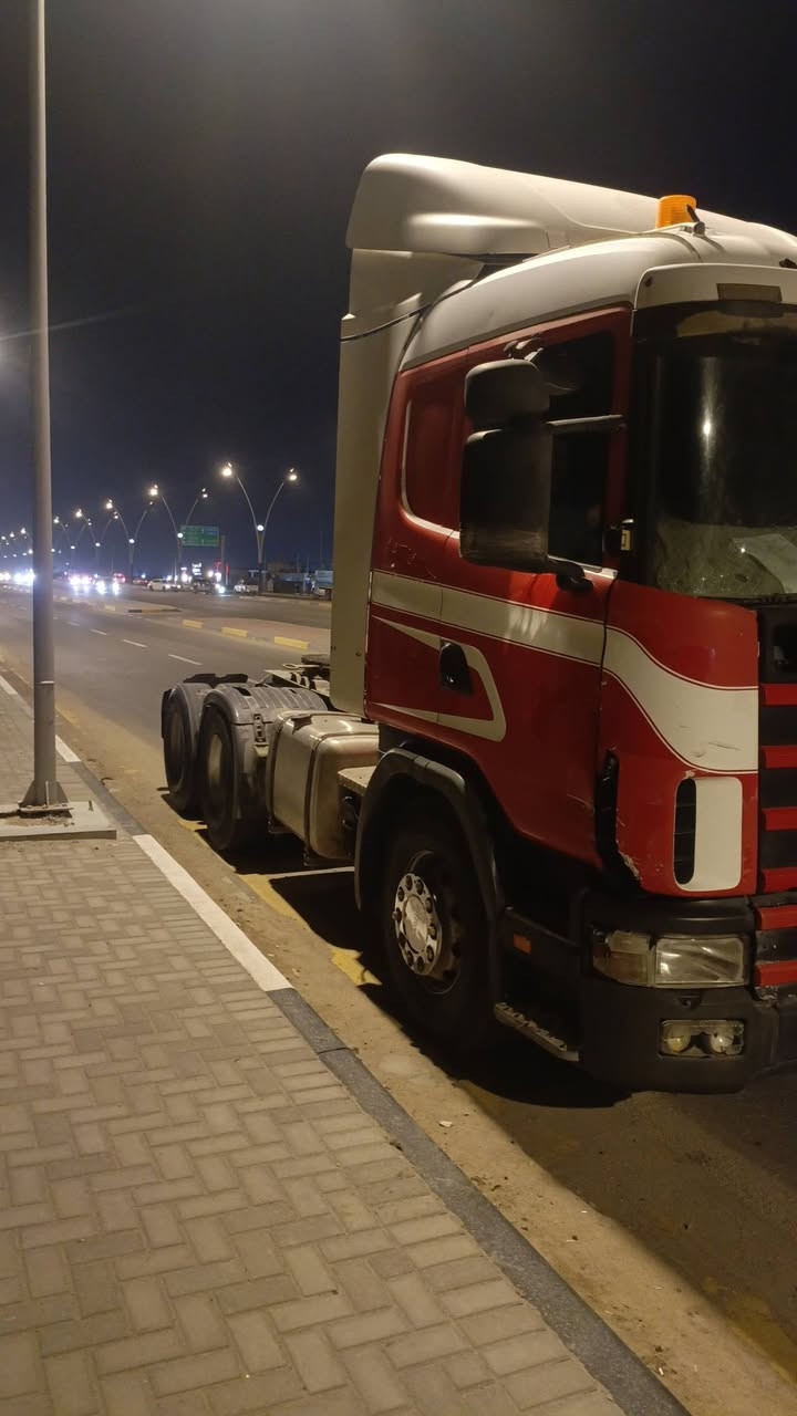 السلام عليكم سكانيه البيع 200 مكينه 360مكفوله كير عادي 3ب3مكفرله  رقم مثنه منتهي سياره جاهزه العمل ***********الستفسار
