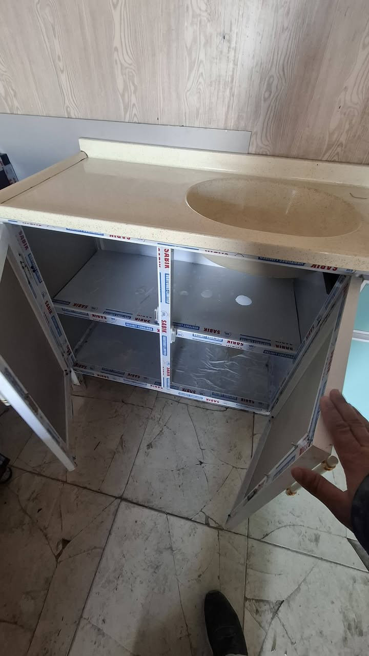 للبيع سنك  متره ونص مرمر  اخو الجديد تسكام السعر ١٦٠ الف اتصال أو واتساب ***********
