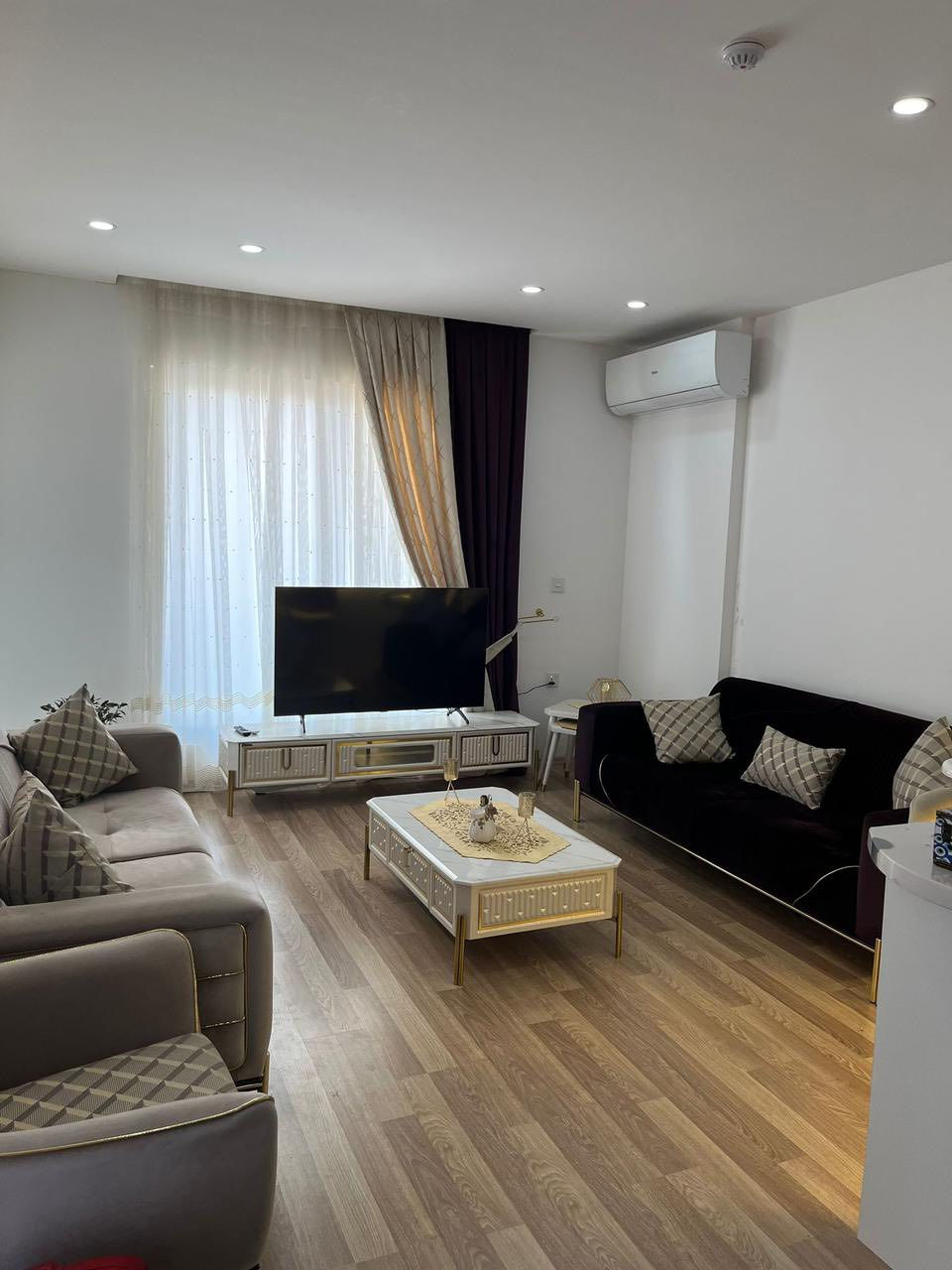 طخم قنفات من ماركة إربيل هوم كلش قويه ونضيفه سعر كامل ويا البردات وسبت طبلات وميز تلفزيون وميز وسطي ب1000 $ وبي مجال دابيعهم اقل من نص السعر


**إذا كنت صاحب هذا الإعلان وتريد حذفه لأي سبب، رجاءا أرسل رسالة إلى الدعم الفني**