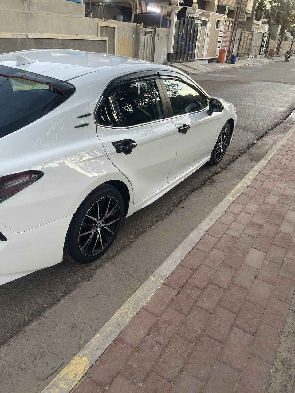 كامري موديل 23 فئه SE تشغيل سويج شفتات مقود تحديد مسار تحكم جهتين شاشه كار بلي كشنات جلد ومخمل 3انضمة قياده ايكو نورمال سبورت حره باسمي الضرر كما موضح بالصور تبديل بنيد بلادي نفس الون 
للاستفسار ‭0780 471 2939‬
