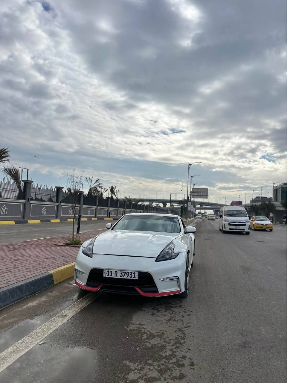 للبيع او مراوس 

نيسان: 370z 
فئه :ال S package 
موديل: 2014
اللون : أبيض صدفي ميتاليك
مكينه: 3.7 /V6 
كير: عادي 6 نمر ما عدى البگ
ممشه السياره : 70 الف
ضربتها جاملغ خلفي عكس السياق 
الصبغ  القطعه الجاملغ و ٣ قطع اخرى أثر صفار فقط !!! لان تعرفون الصدفي الميتاليك شويه نحس
سماعات : bose +دمام سستم كامل 
عليها شاشه kenwood يعني تحكمات الستيرن كلها شغاله وتكدر تعدل عليهن 
غرفه السياره لونين احمر +اسود وشغل حسين شماره بعد
ويل فولگ ريسنك تو سايز 
التزويد !!!
المكينه عليها فلاتر k&n
بلكات رياضي  
عليها كاج كان 
بالنسبه للادامه كل شهر ادامه كامله اسويلها 

 عليها كلج رياضي يعني انسه شي اسمه ازدحام لا تاذي رجلك بالكلج ولا يخلص يعني يبقه وياك عمر كلش طويل 
السياره عليها صالنصات باور واكس بايب بوابات 

للتواصل واتس اب :*********** بغداد, العراق
