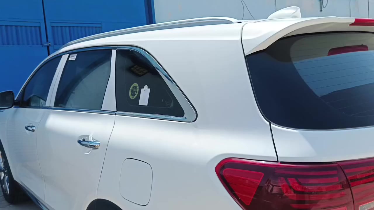 السلام عليكم للبيع كيا سورنتو موديل 2019 ماشيه 52 اللي يحب يراسلني على هذا الرقم بو واتساب., ***********
