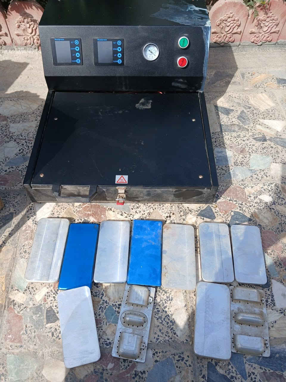 السلام عليكم اخوان طابعه كفرات وطابعه صور شغالات على الفحص مع  الفين كفر شفاف واسود مال طباعه واصباغ وقوالب  المكان فلكه حي النصر السعر مناسب  ٣٥٠  وقابل لتفاوض هي وغراضها


**إذا كنت صاحب هذا الإعلان وتريد حذفه لأي سبب، رجاءا أرسل رسالة إلى الدعم الفني**