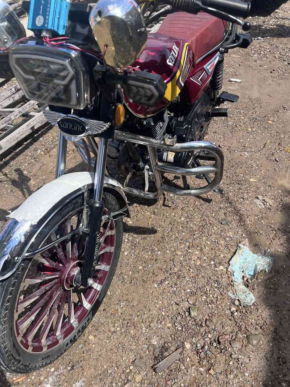 السلام عليكم دراجه سيفان 25للبيع السعر 700وبيها مجال للشراي ***********المو شراي لا يتعبني
