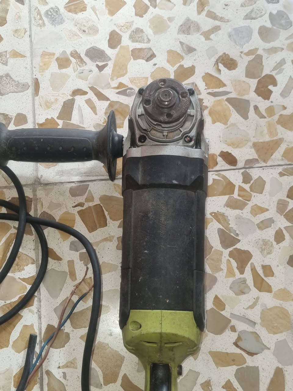 السلام عليكم كوسره حجم ١٥٠ نوع Worx نظافه ٨٠% سعرها ٤٥ وبيها مجال ***********
