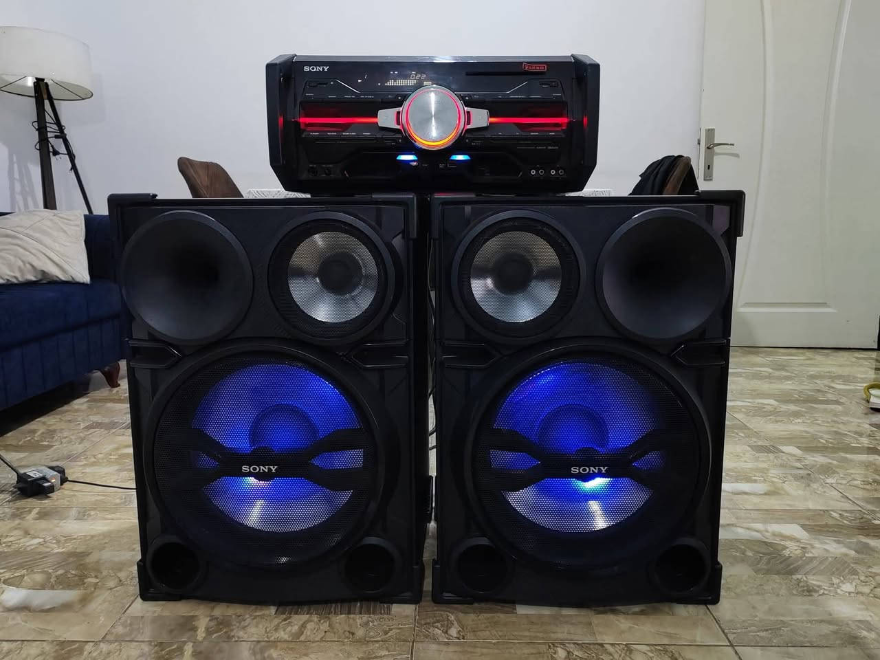 المدرعة..
Sony shake Sh 2000
بالعافية ع الراح ياخذة صوته يخوف
للحجز ***********
