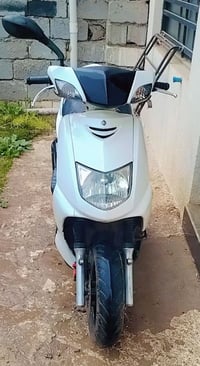 دراجه سكنس للبيع طافيه ابيع كوم حديد السعر ٣٠٠ الف دراجه نضيفه  078370...