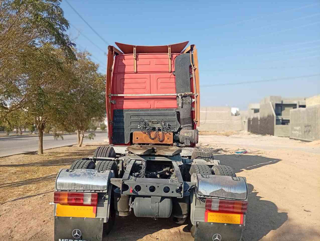 راس اكتروس موديل ٢٠٠١ سنكل امامي بلادي محور طويل ومشدود عليها سنكل مربوطة بلسنوبة سنكل واربع محاور جوانب متحركة سيارة خير من الله جوة الشغل مكينة حجم ٤٣ لاتنقيص ولاتبخير رقم انبار 
***********
